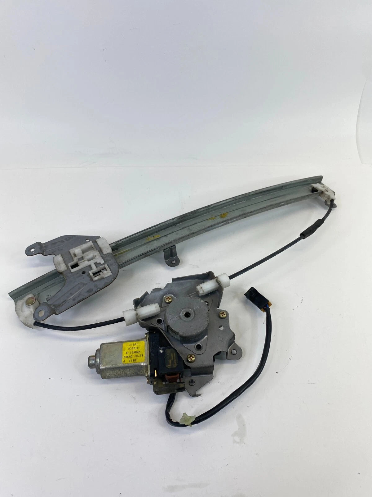 2001-2004 NISSAN PATHFINDER REAR LEFT SIDE DOOR WINDOW REGULATOR W/ MOTOR OEM
