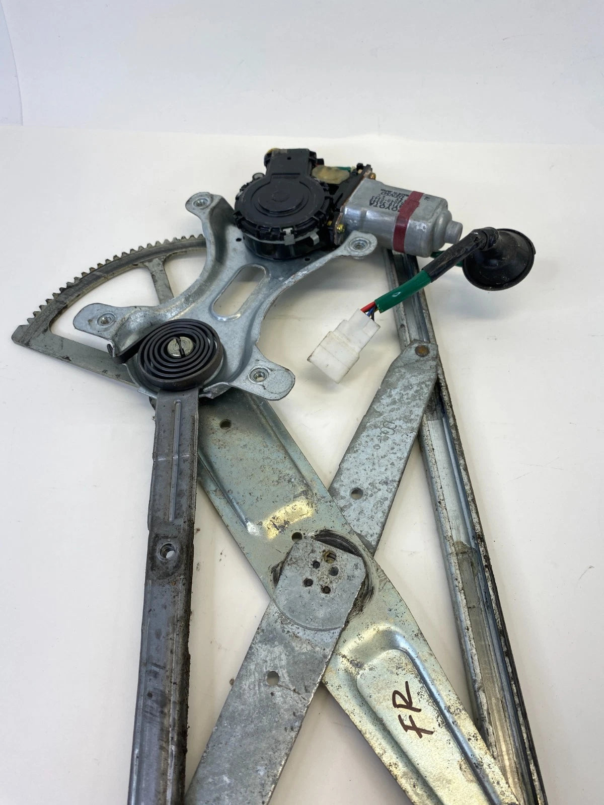 1998-2005 LEXUS GS300 FRONT RIGHT SIDE DOOR WINDOW MOTOR REGULATOR 85710-30340