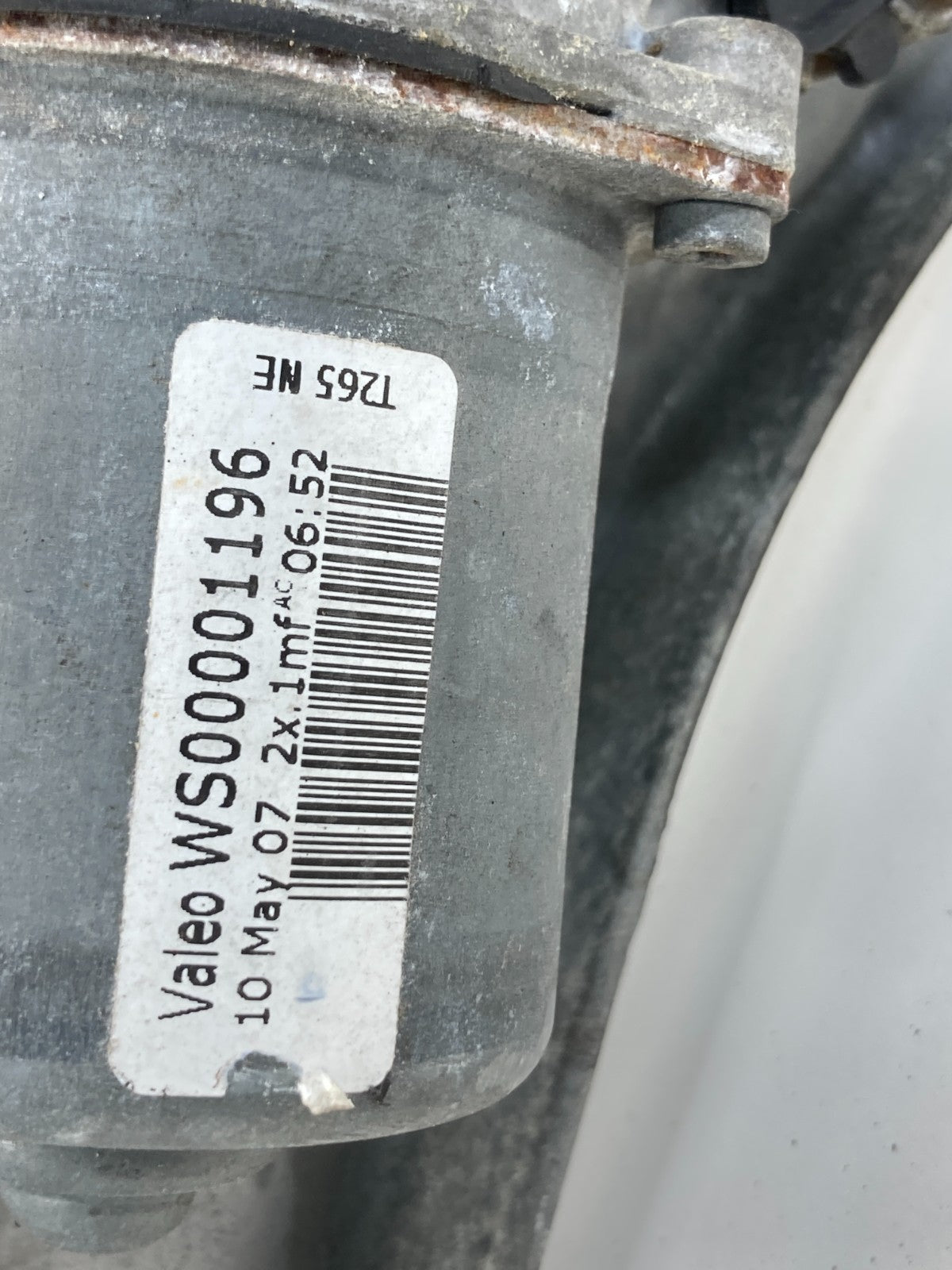 2007 2008 2009 Cadillac SRX Front Wiper Motor w/ Transmission 15844377 OEM