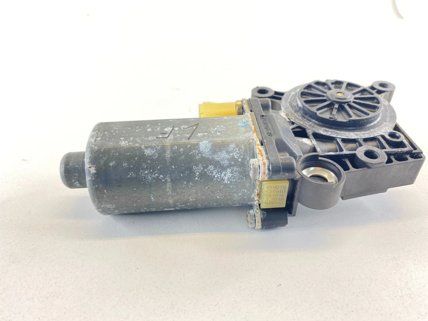 2000-2007 CHEVROLET MONTE CARLO 4DR FRONT LEFT DOOR POWER WINDOW MOTOR CM091210B