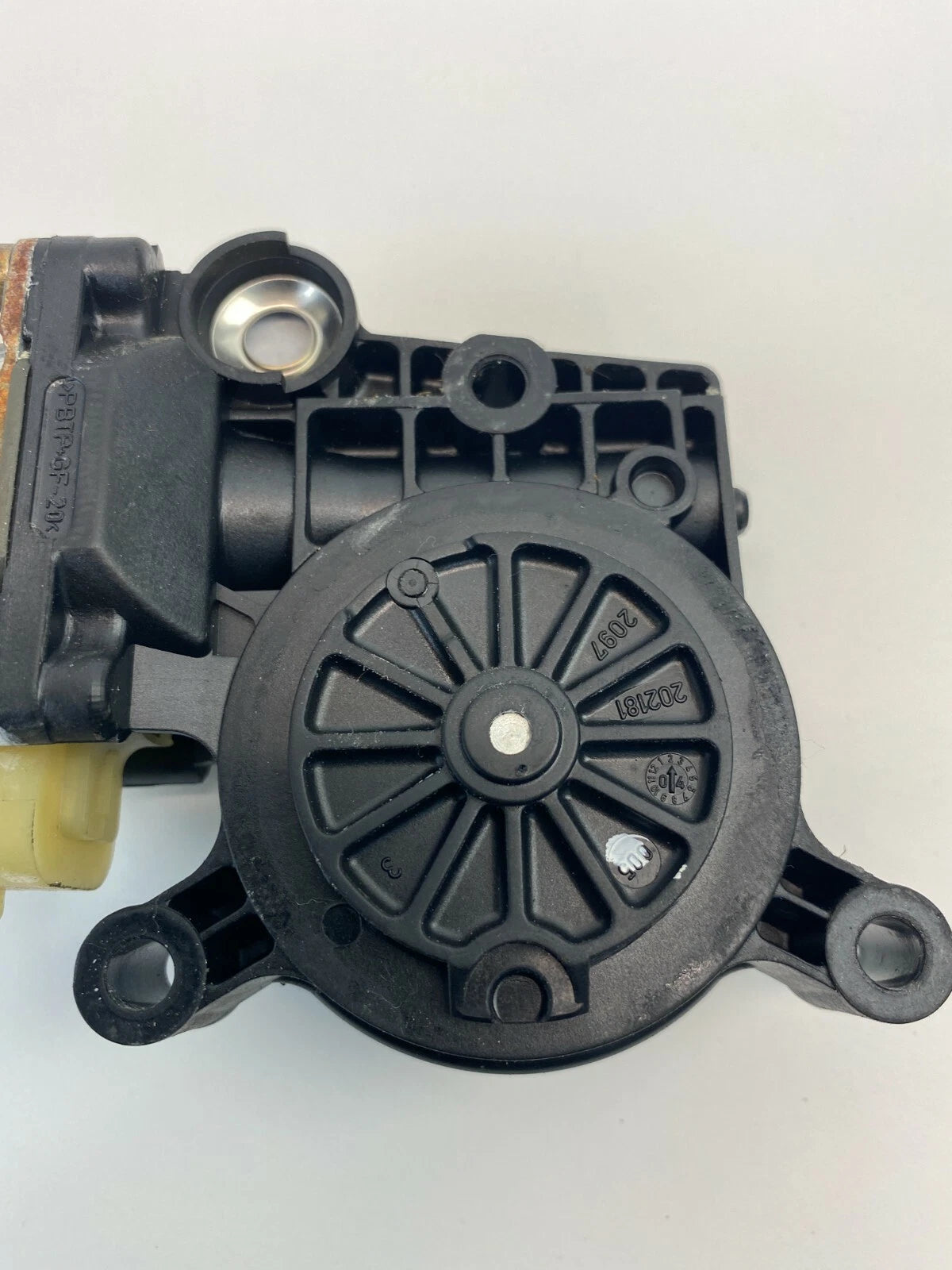 2000-2005 CHEVROLET IMPALA FRONT RIGHT PASSENGER POWER WINDOW MOTOR ASSEMBLY OEM