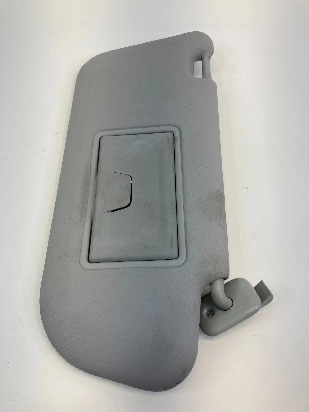 2004-2008 MAZDA 3 SEDAN FRONT RIGHT SUNVISOR PASSENGER SUN VISOR SHADE OEM