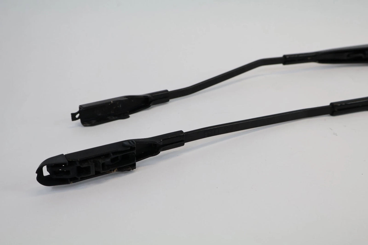 2013-2019 FORD ESCAPE FRONT WINDSHIELD WIPER ARM LEFT & RIGHT CJ54-17C495-AE OEM