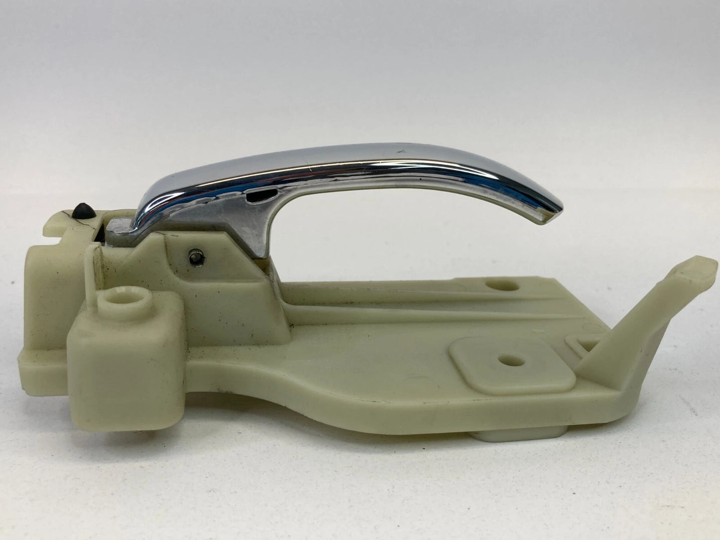2010-2012 DODGE CALIBER REAR LEFT BACK SIDE INNER DOOR HANDLE 1NS13SZ0AA OEM