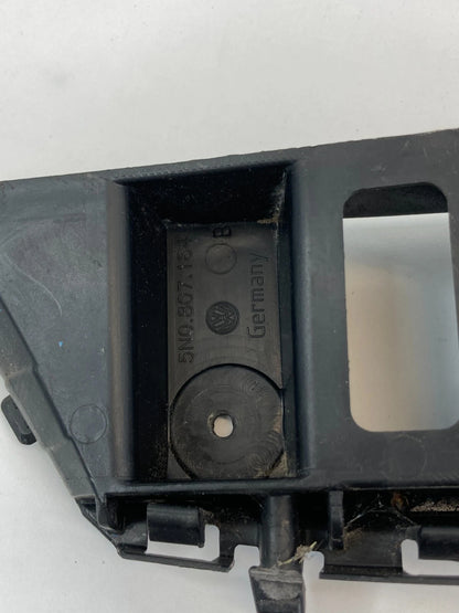 2009-2011 VW TIGUAN FRONT BUMPER RIGHT RETAINER MOUNTING BRACKET GUIDE 5N0807184