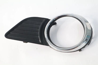 2011-2017 TOYOTA SIENNA FRONT RIGHT FOG LAMP LIGHT TRIM HOLE COVER 52127-08040