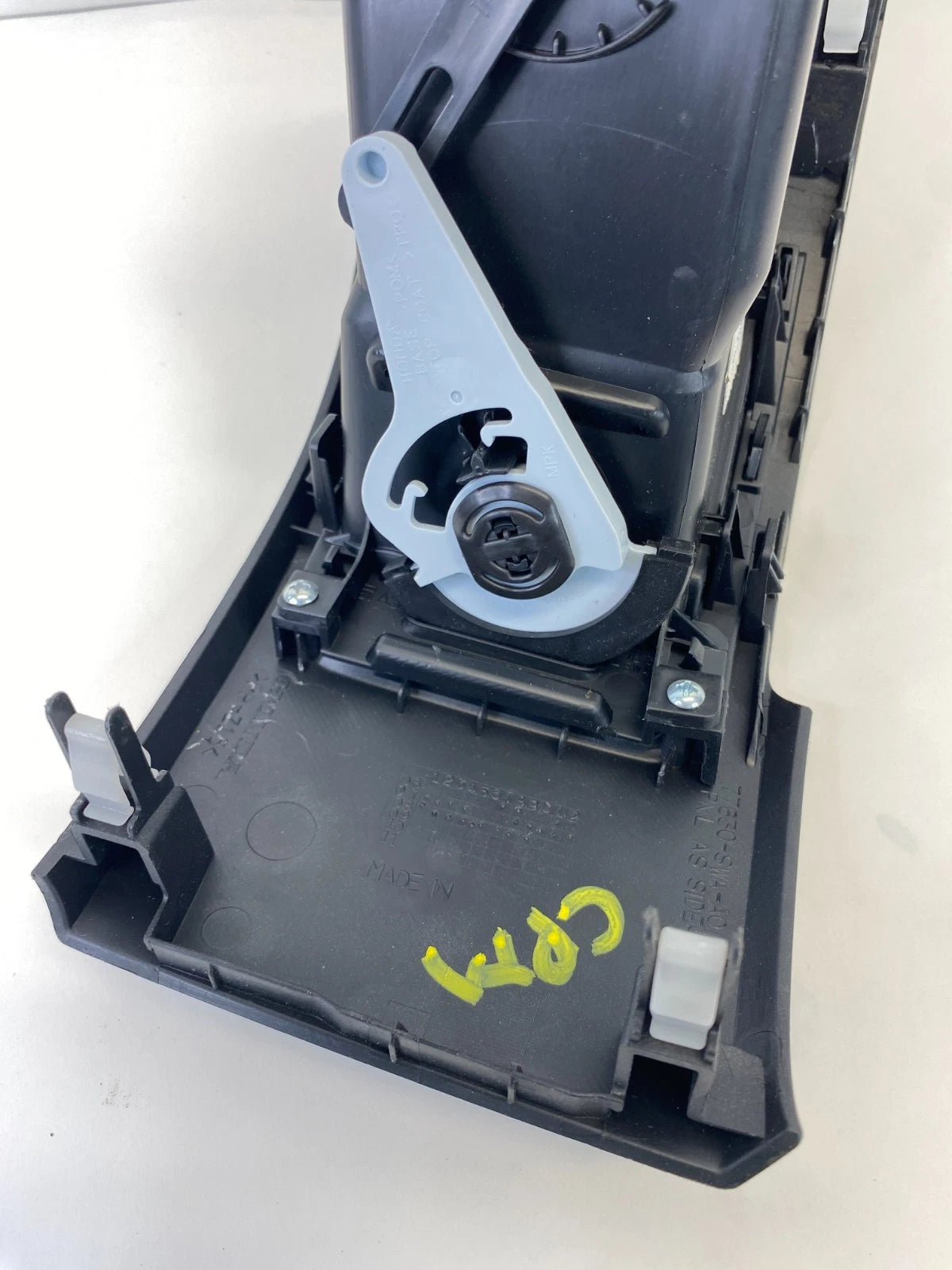 2007-2011 HONDA CR-V RIGHT PASSENGER SIDE DASH AIR VENT BEZEL 77630-SWA-A0 OEM