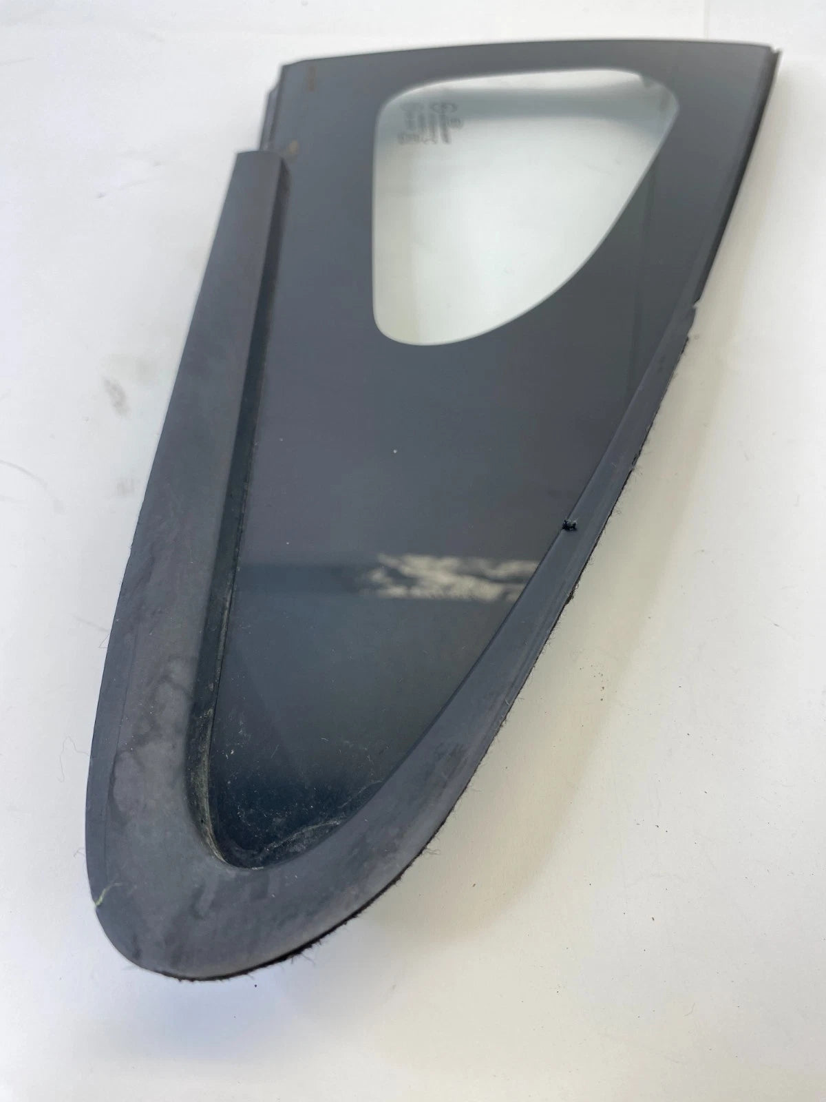 12-17 KIA RIO RIGHT FRONT WINDSHIELD PILLAR VENT GLASS WINDOW PASSENGER RH OEM