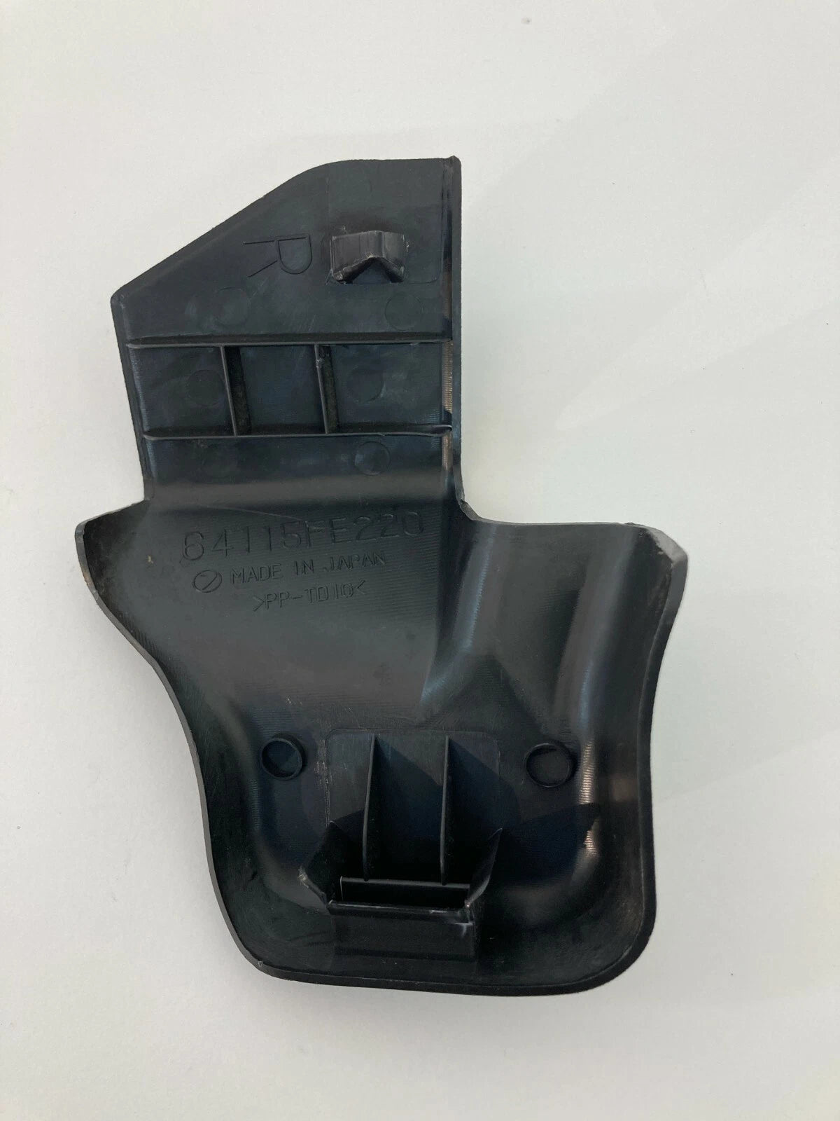 02-07 SUBARU IMPREZA OUTBACK RIGHT SIDE SEAT RAIL TRACK BOLT COVER 64115FE220