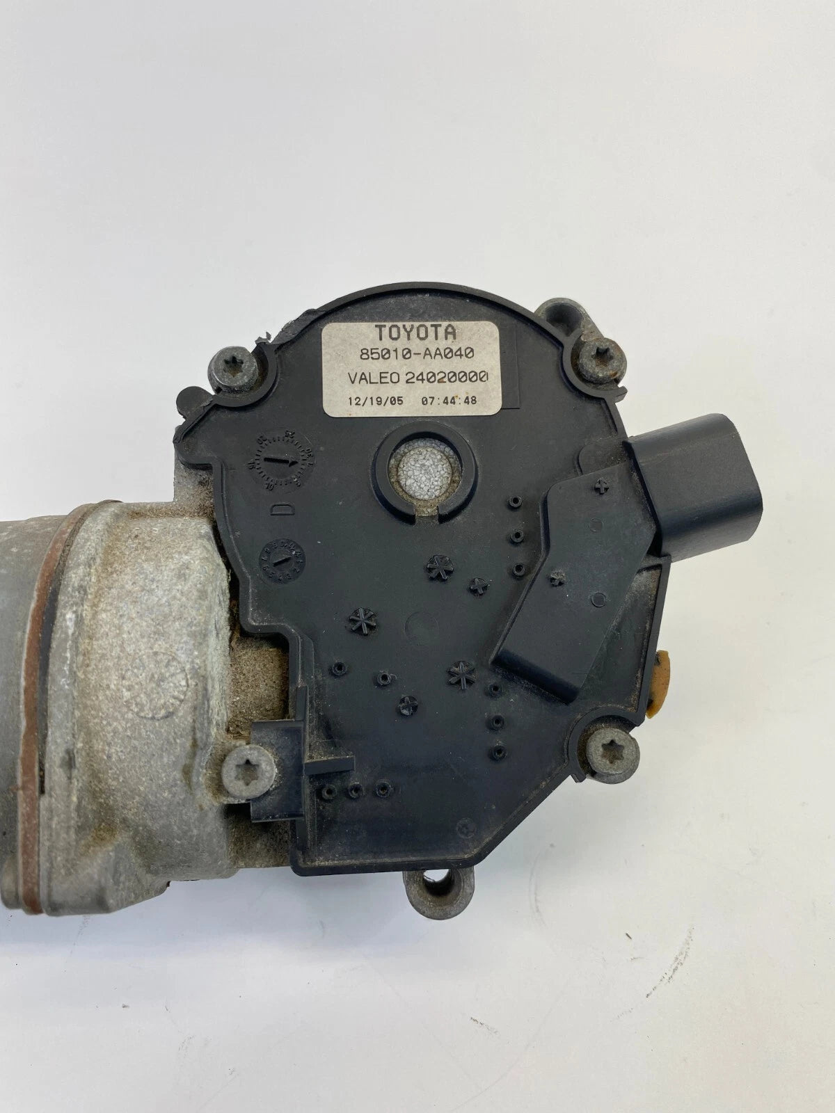 2002 03 04 05 2006 TOYOTA CAMRY FRONT WINDSHIELD WIPER MOTOR 85010-AA040 OEM