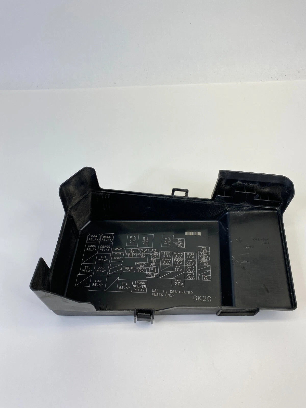 2003-2005 MAZDA6 MAZDA 6 3.0L V6 UNDER THE HOOD FUSE RELAY BOX UPPER COVER LID