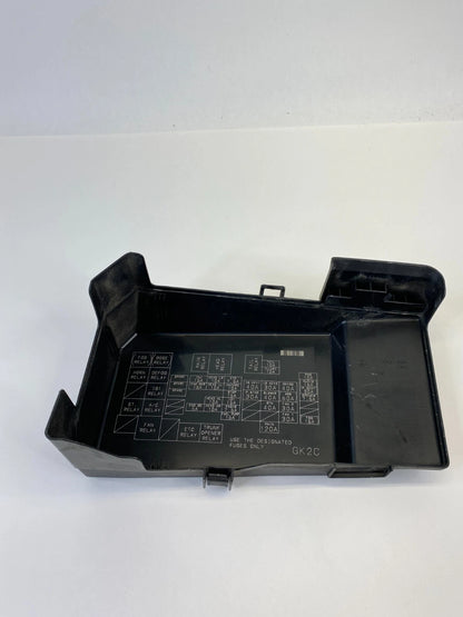 2003-2005 MAZDA6 MAZDA 6 3.0L V6 UNDER THE HOOD FUSE RELAY BOX UPPER COVER LID