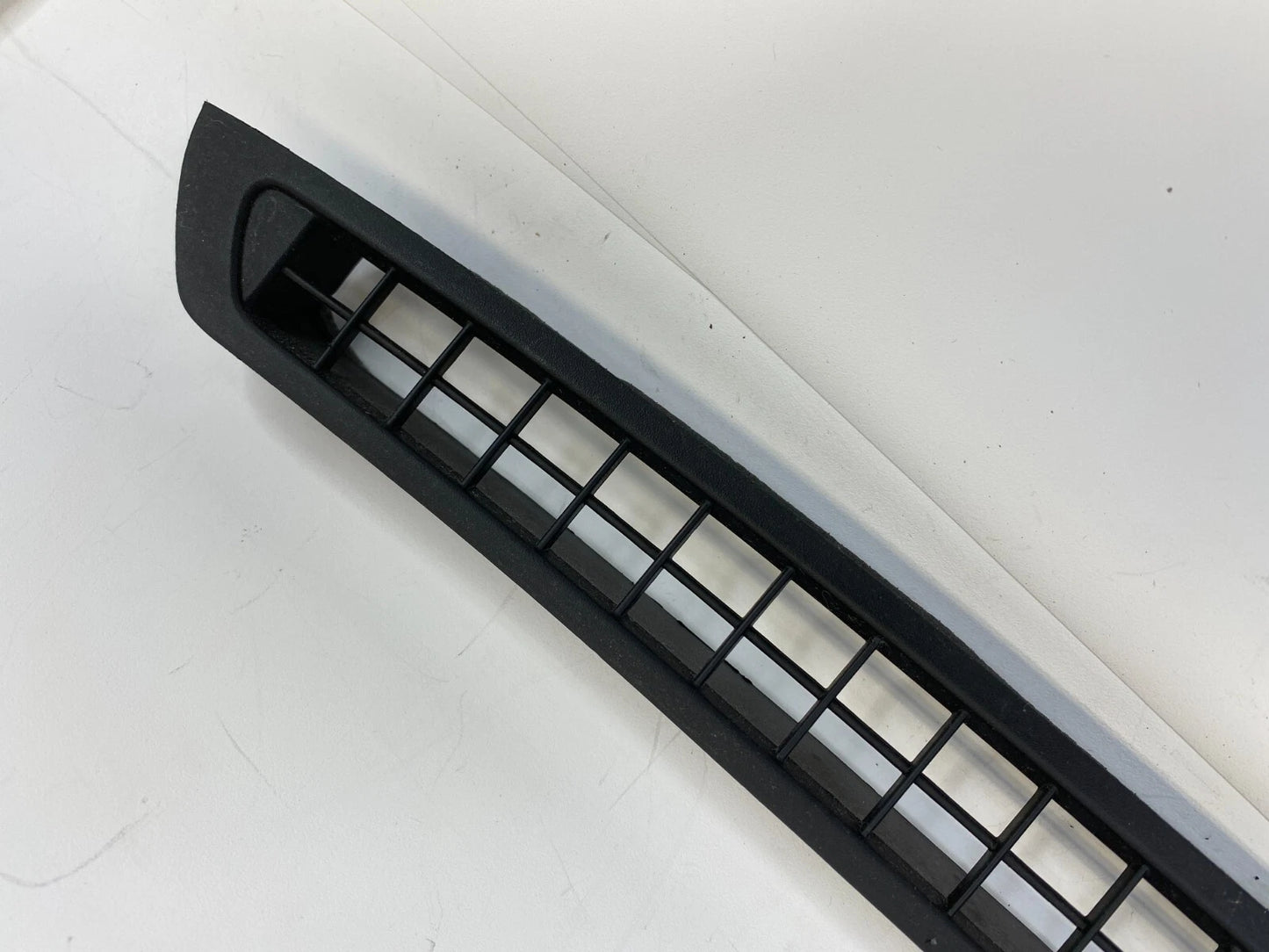 2013-2015 CHEVY MALIBU UPPER DASH WINDSHIELD DEFROSTER NOZZLE GRILLE 20919027