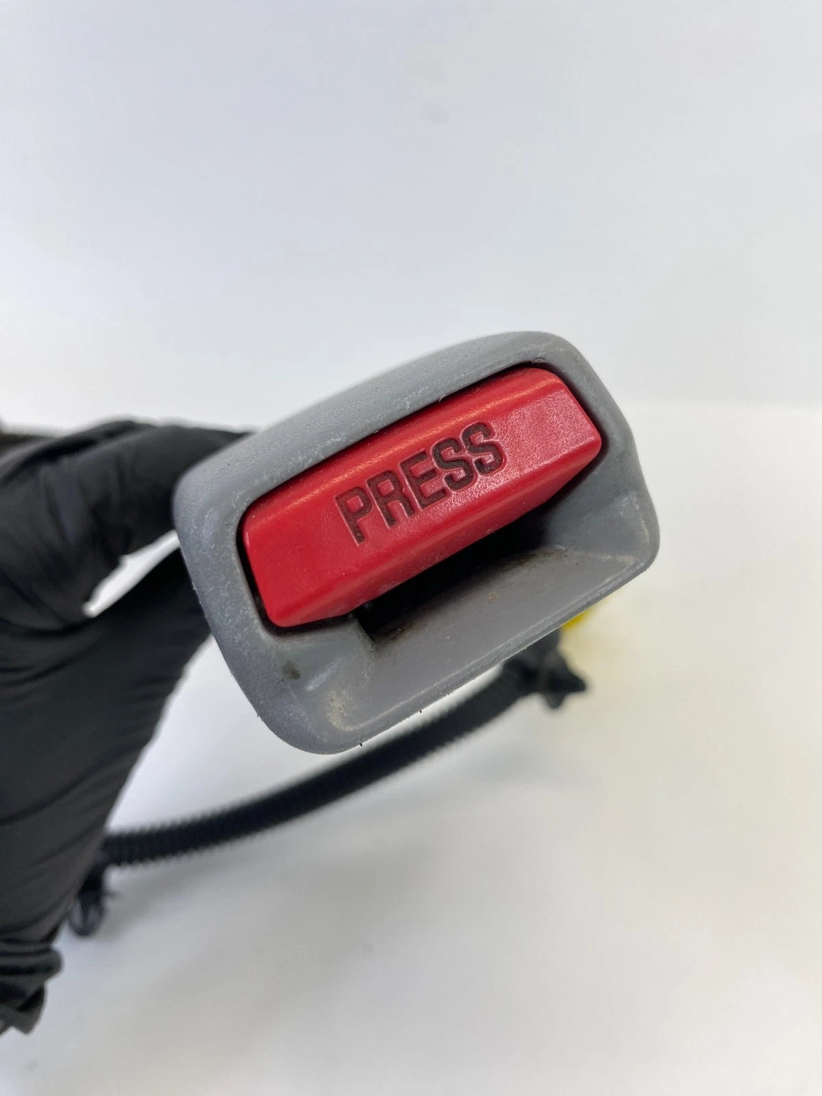 2006-2010 KIA OPTIMA FRONT LEFT DRIVER SIDE SEAT BELT BUCKLE ASSY OEM