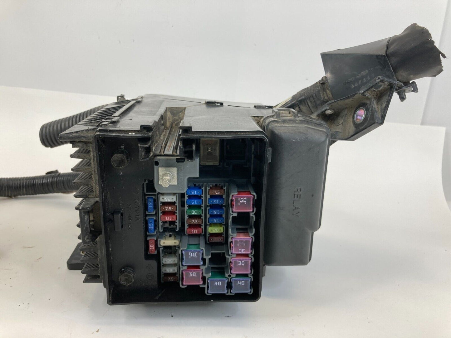 06 07 Toyota Highlander 3.3L Hybrid Engine Junction Fuse Relay Box 82815-48260