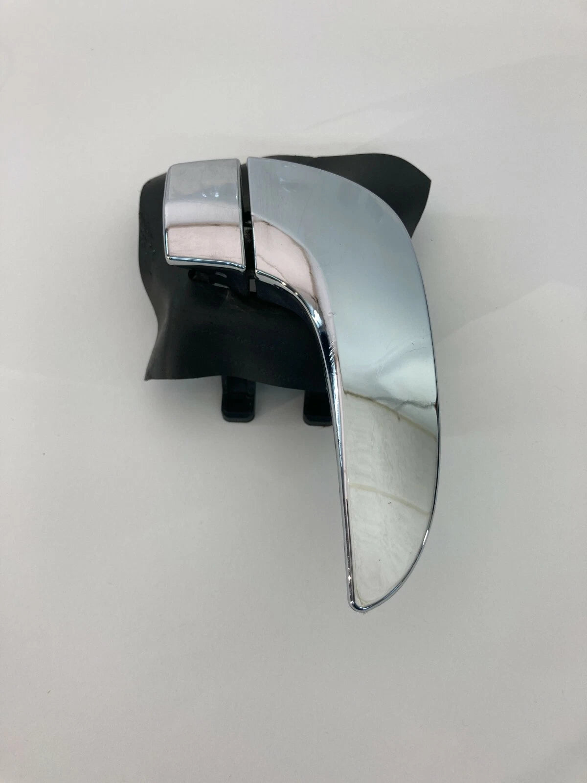2002-2007 BUICK RENDEZVOUS REAR RIGHT SIDE INNER INTERIOR DOOR HANDLE OEM
