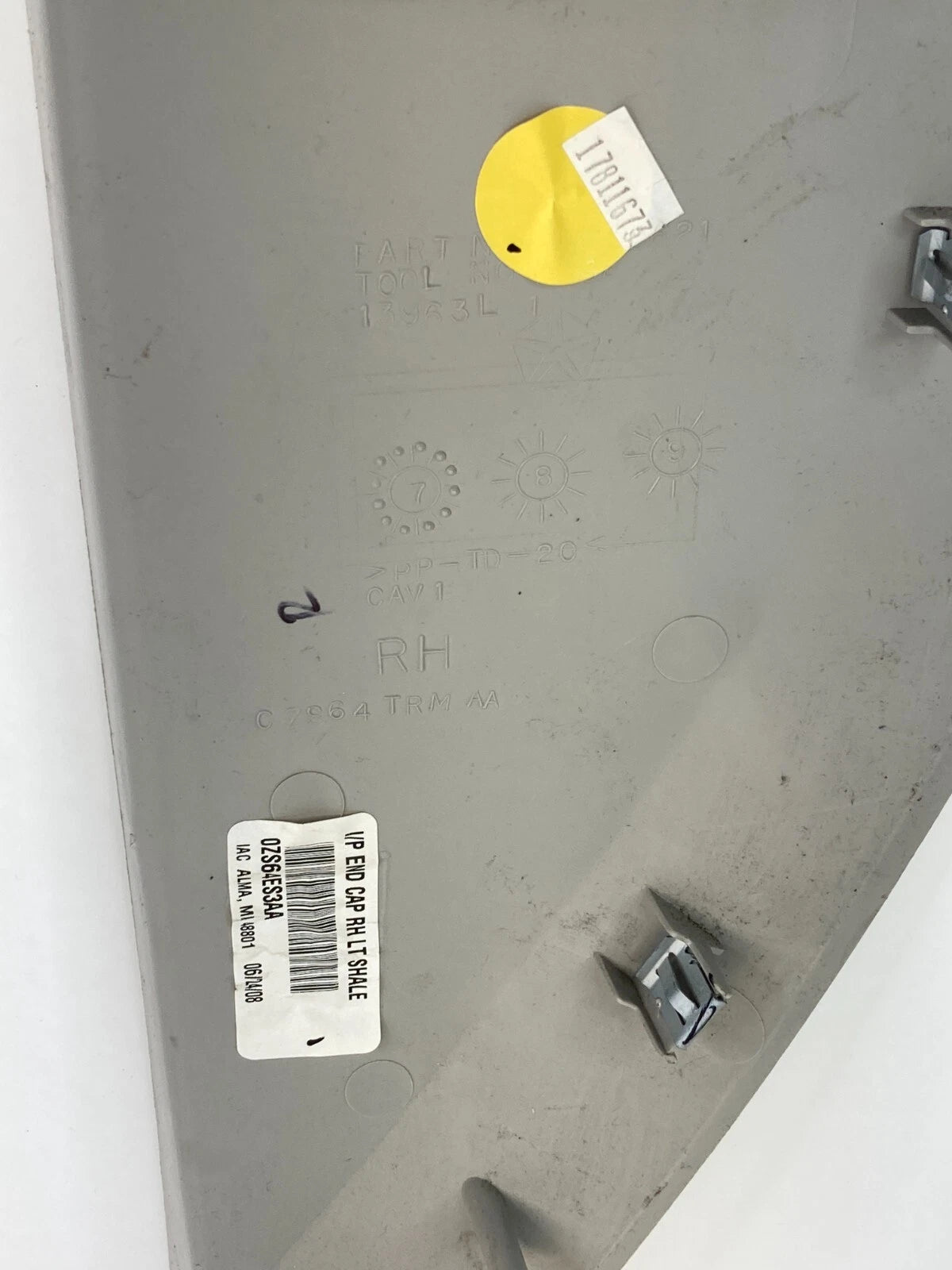08-10 CHRYSLER TOWN & COUNTRY DASH RIGHT SIDE END CAP COVER TRIM 0ZS64ES3AA OEM