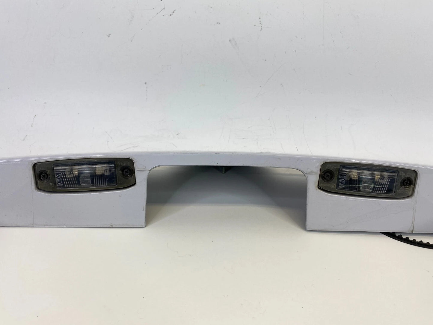 2005-2008 HYUNDAI TUCSON REAR LIFT GATE HATCH LICENSE PLATE TRIM MOLDING OEM