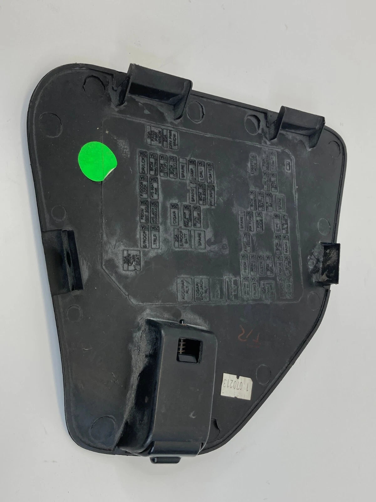 2012-2015 CHEVROLET CAPTIVA SPORT 2.4L L4 DASH FUSE BOX COVER TRIM PANEL OEM
