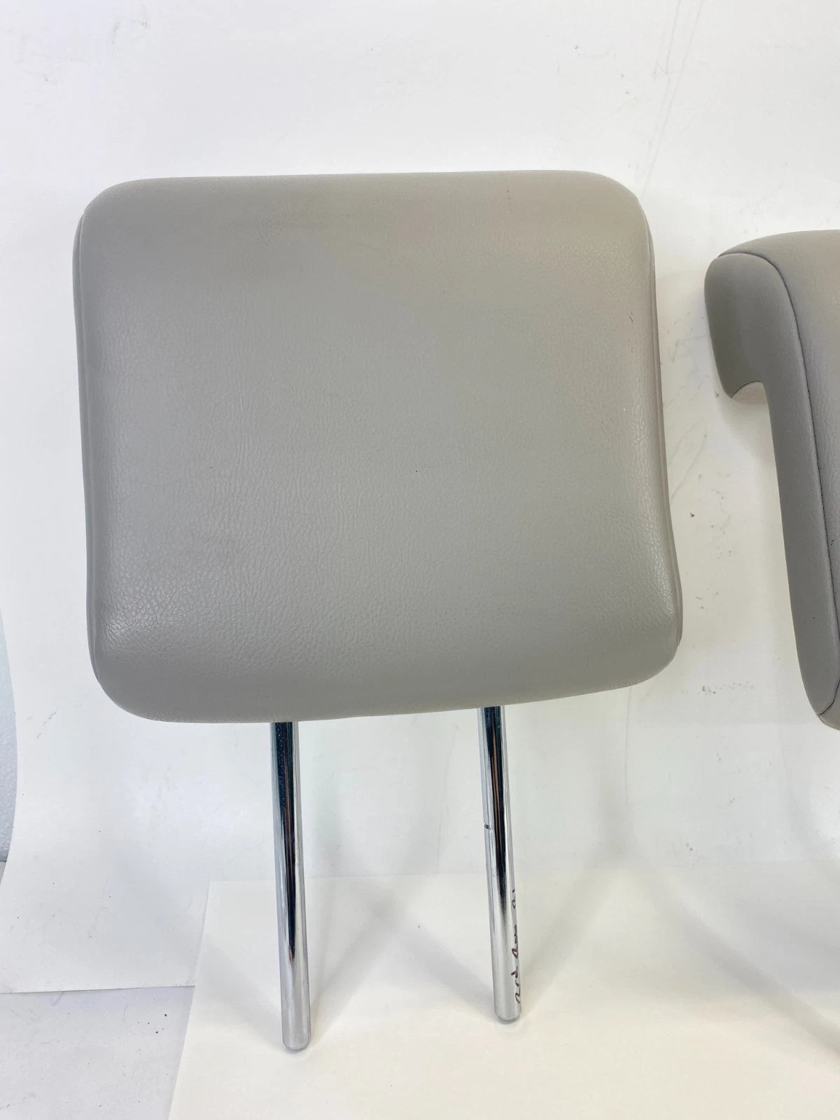 11 12 13 14 15 16 17 Nissan Quest Third Row Seat Head Rest Headrests Set OEM