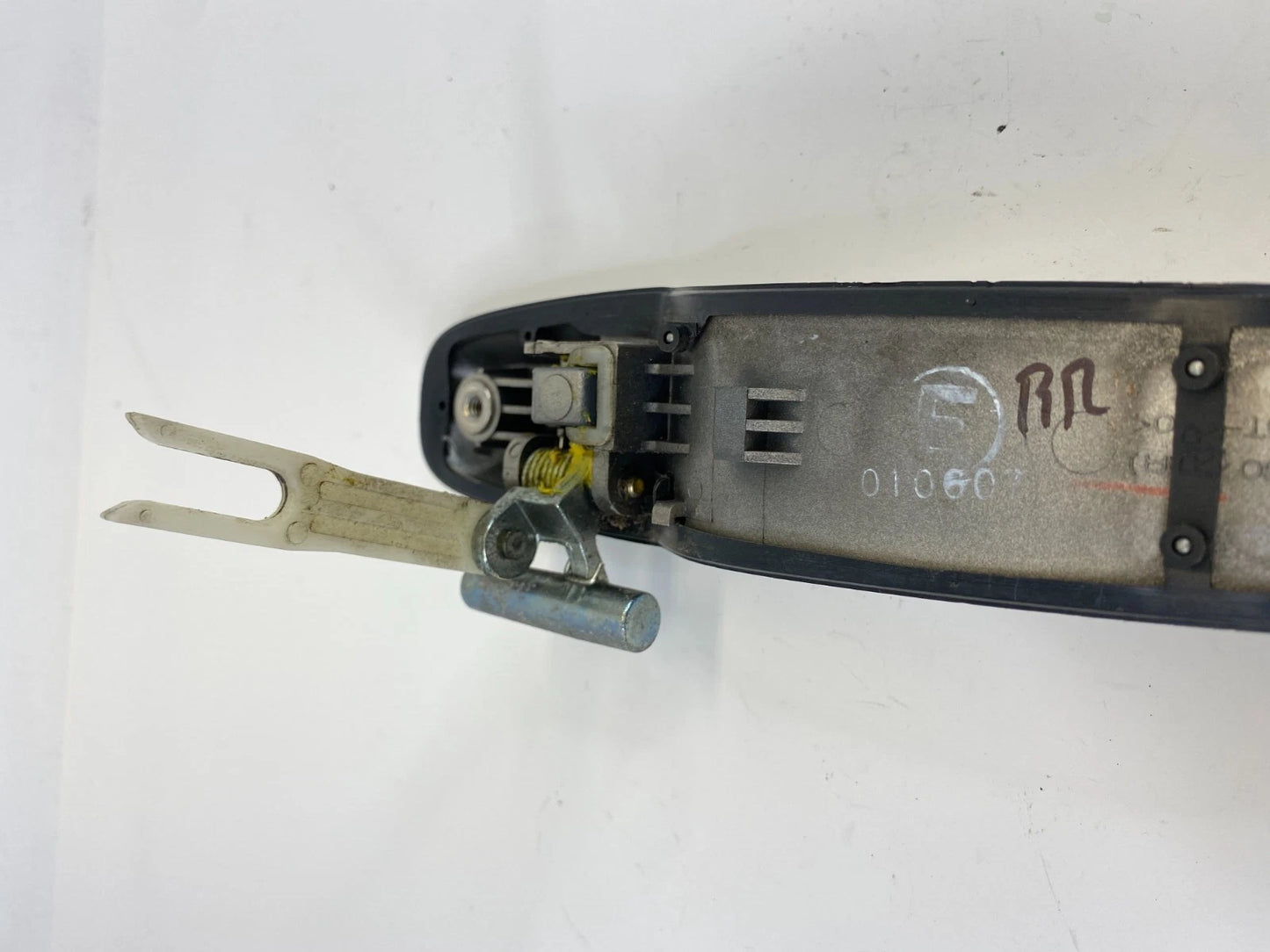 99 00 01 02 03 LEXUS RX300 REAR RIGHT BACK SIDE EXTERIOR OUTER DOOR HANDLE OEM