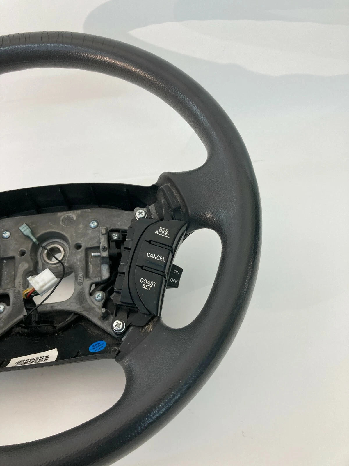 2007-2008 HYUNDAI ENTOURAGE STEERING WHEEL WITH CRUISE SWITCH 56110-2G500 OEM