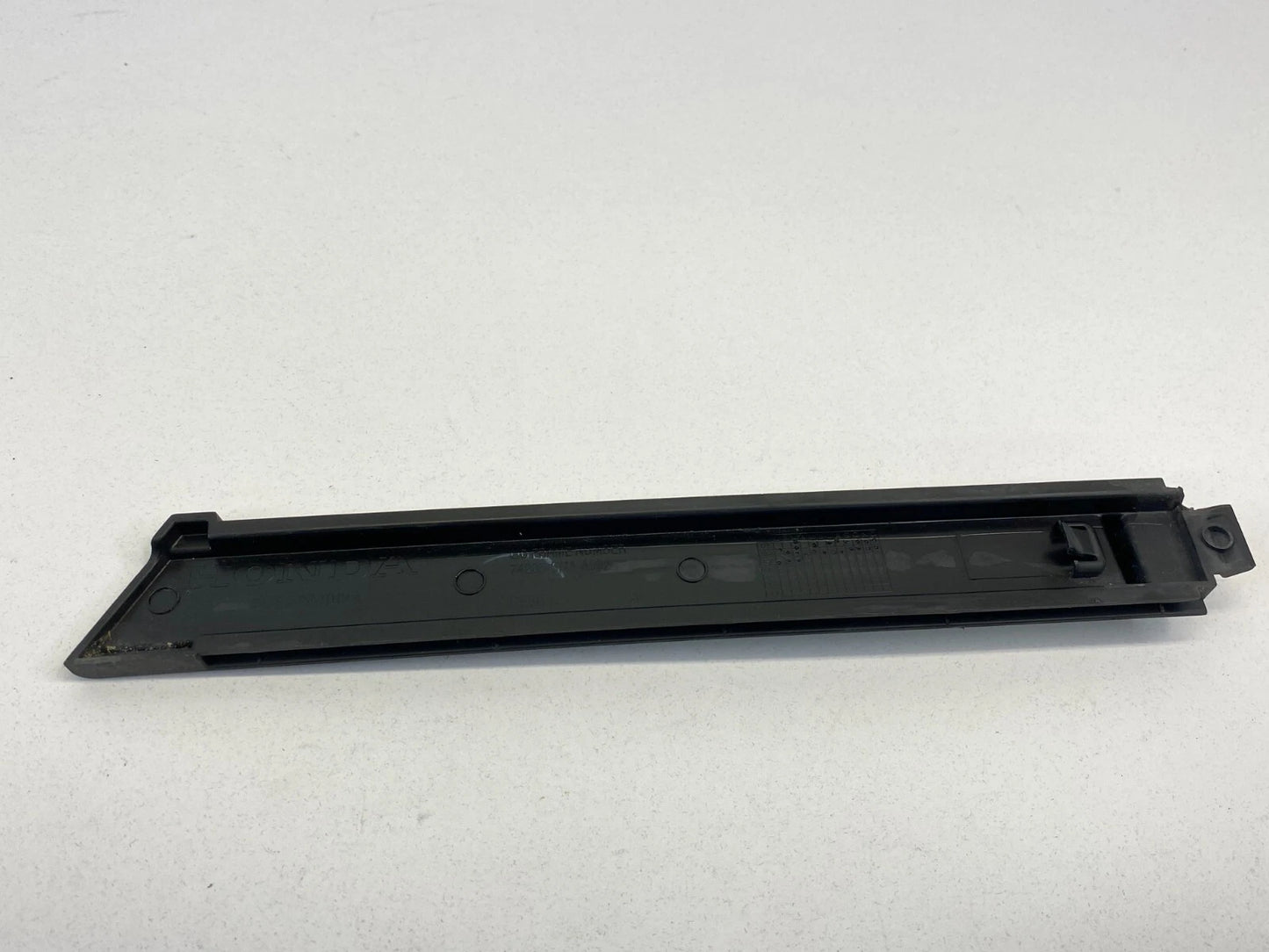 06 07 08 09 10 11 HONDA CIVIC LID FRAME NUMBER COVER TRIM BEZEL 74205-SNA-A002