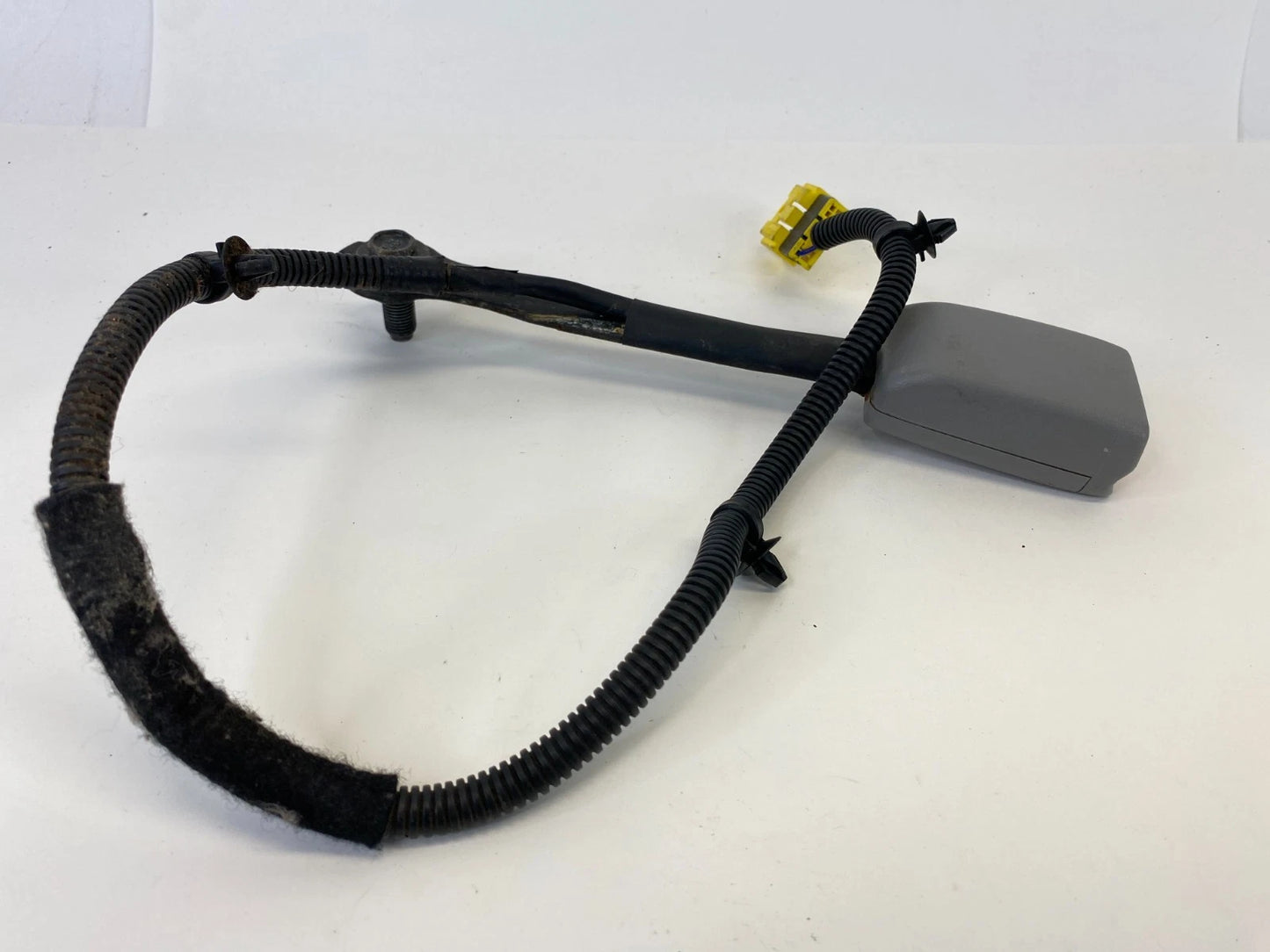 2006-2010 KIA OPTIMA FRONT LEFT DRIVER SIDE SEAT BELT BUCKLE ASSY OEM