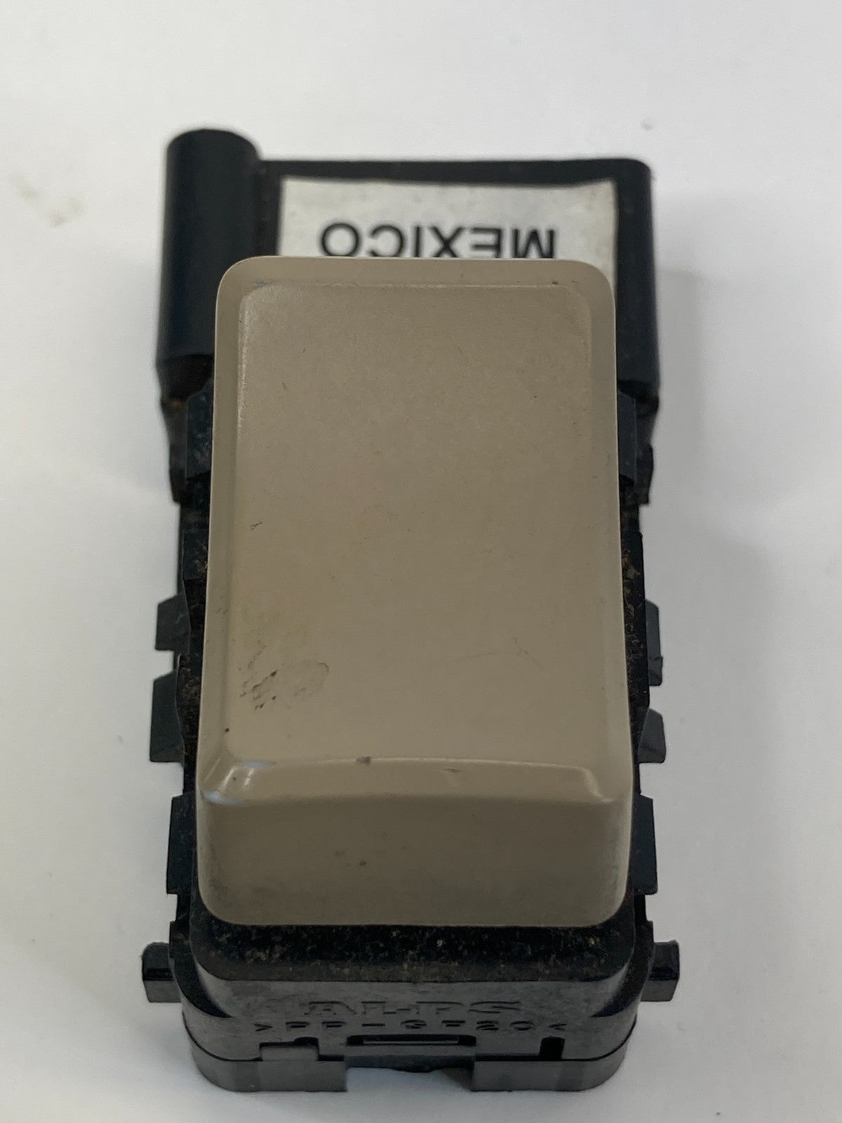 2006-2009 Cadillac SRX Front Left Seat Power Lumbar Control Switch 15210786 OEM