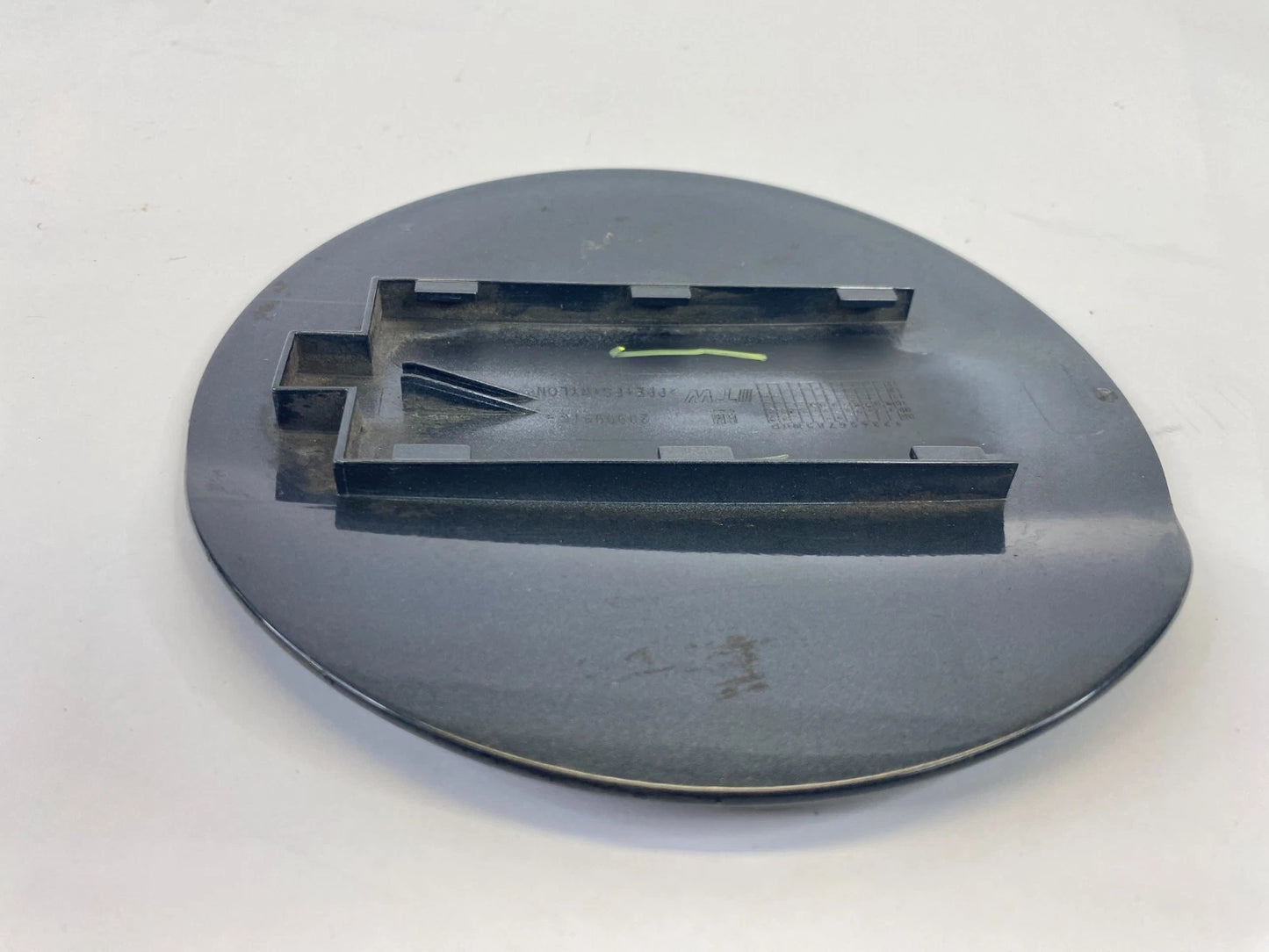 2010-2017 CHEVROLET EQUINOX FUEL GAS TANK FUEL FILLER DOOR LID 20909916 OEM
