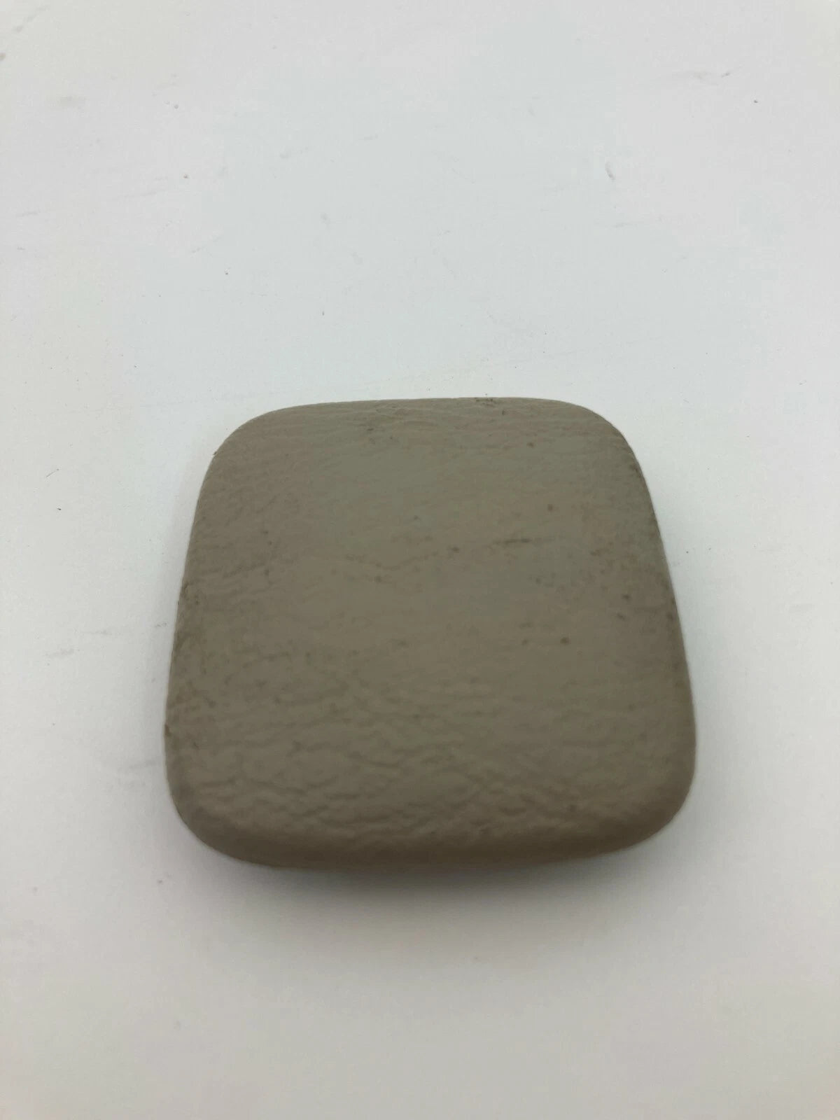98-05 LEXUS GS300 LEXUS GS400 FRONT LEFT OR RIGHT SEAT BELT RETRACTOR CAP COVER