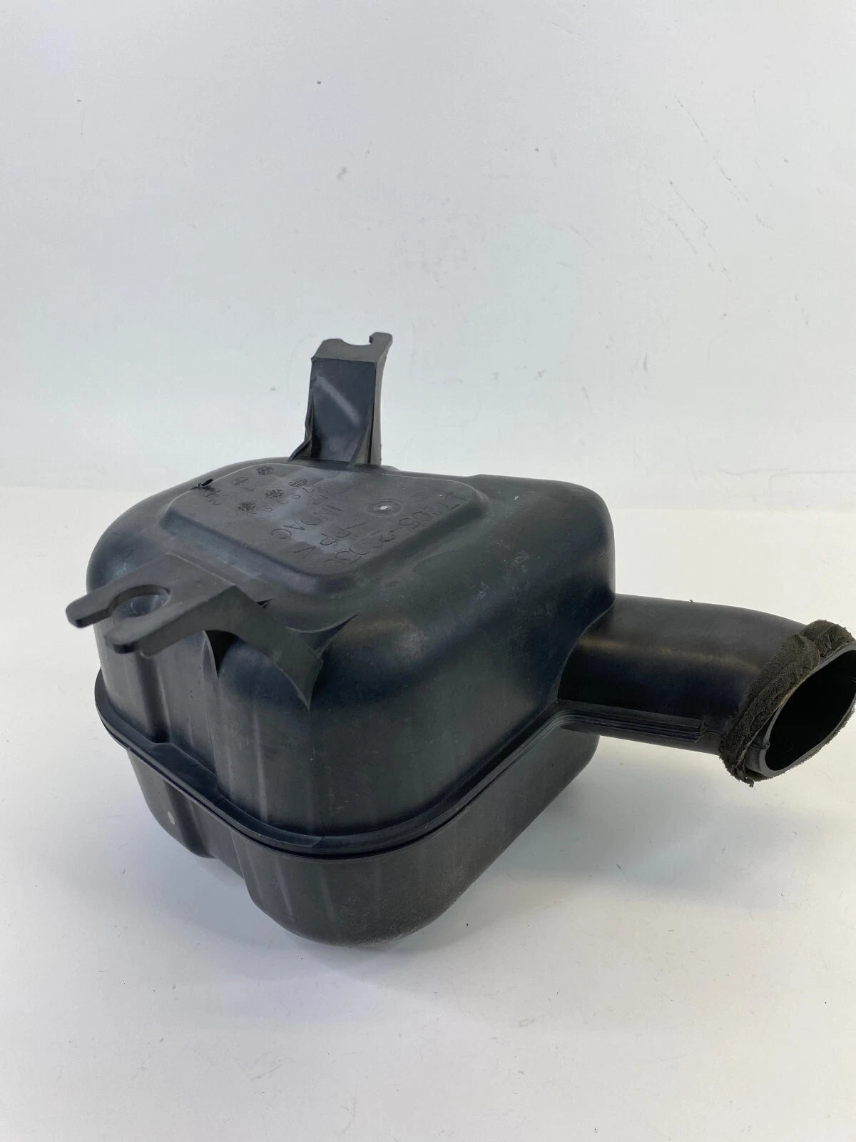 1999-2003 LEXUS RX300 AIR INTAKE RESONATOR CHAMBER FILTER BOX OEM 1780520030