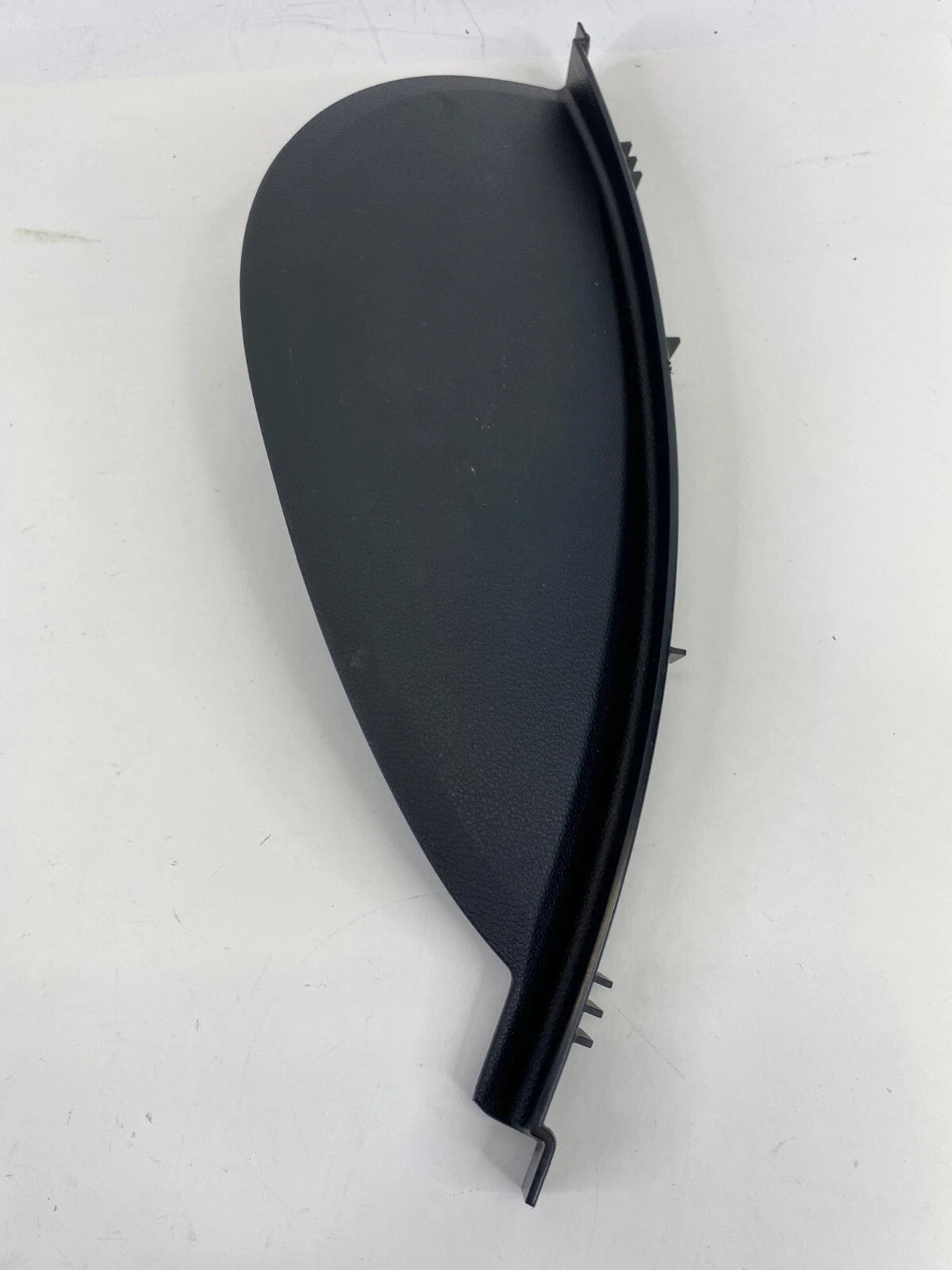 06 BMW 330XI 330I RIGHT PASSENGER SIDE DASH END CAP COVER BEZEL TRIM 51457077820