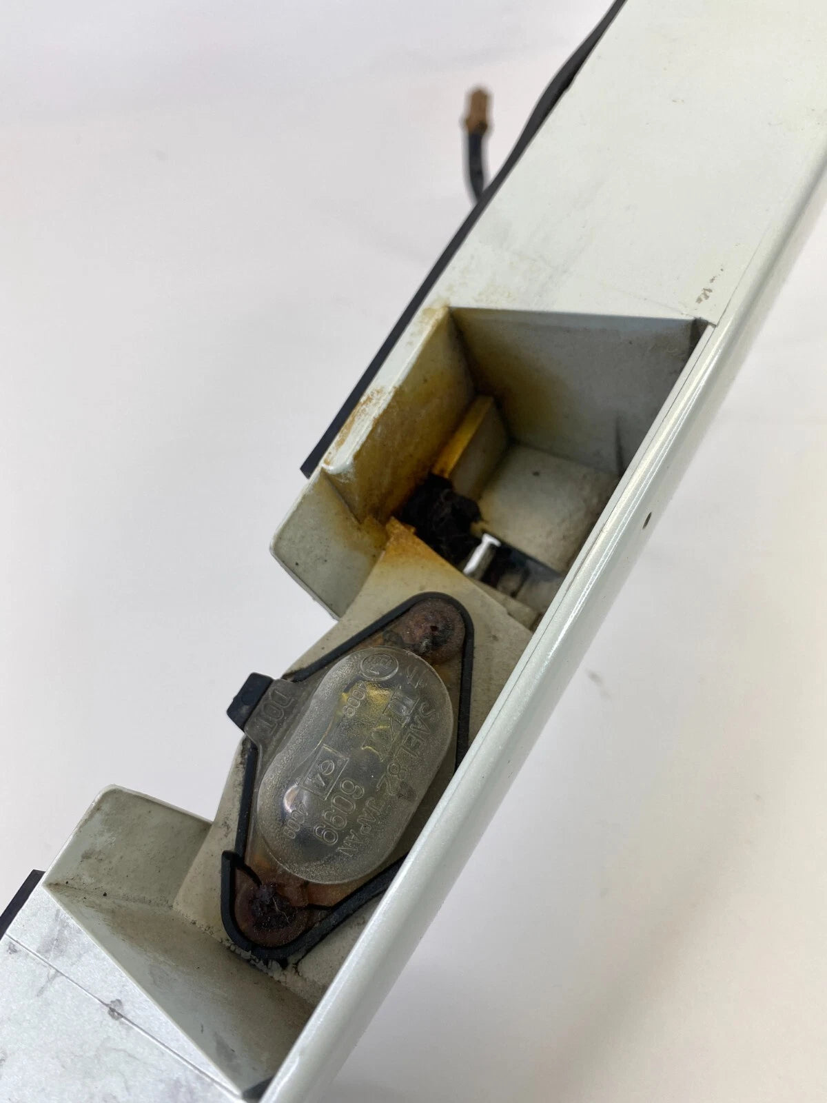 1999-2004 NISSAN PATHFINDER RR TRUNK LIFTGATE LICENSE MOLDING HANDLE GARNISH OEM