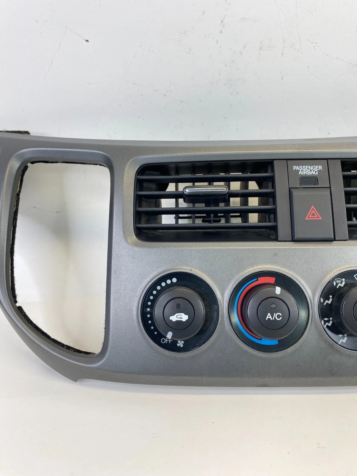 2005-2010 HONDA ODYSSEY MANUAL CLIMATE CONTROL W/ DASH TRIM BEZEL ASSY OEM