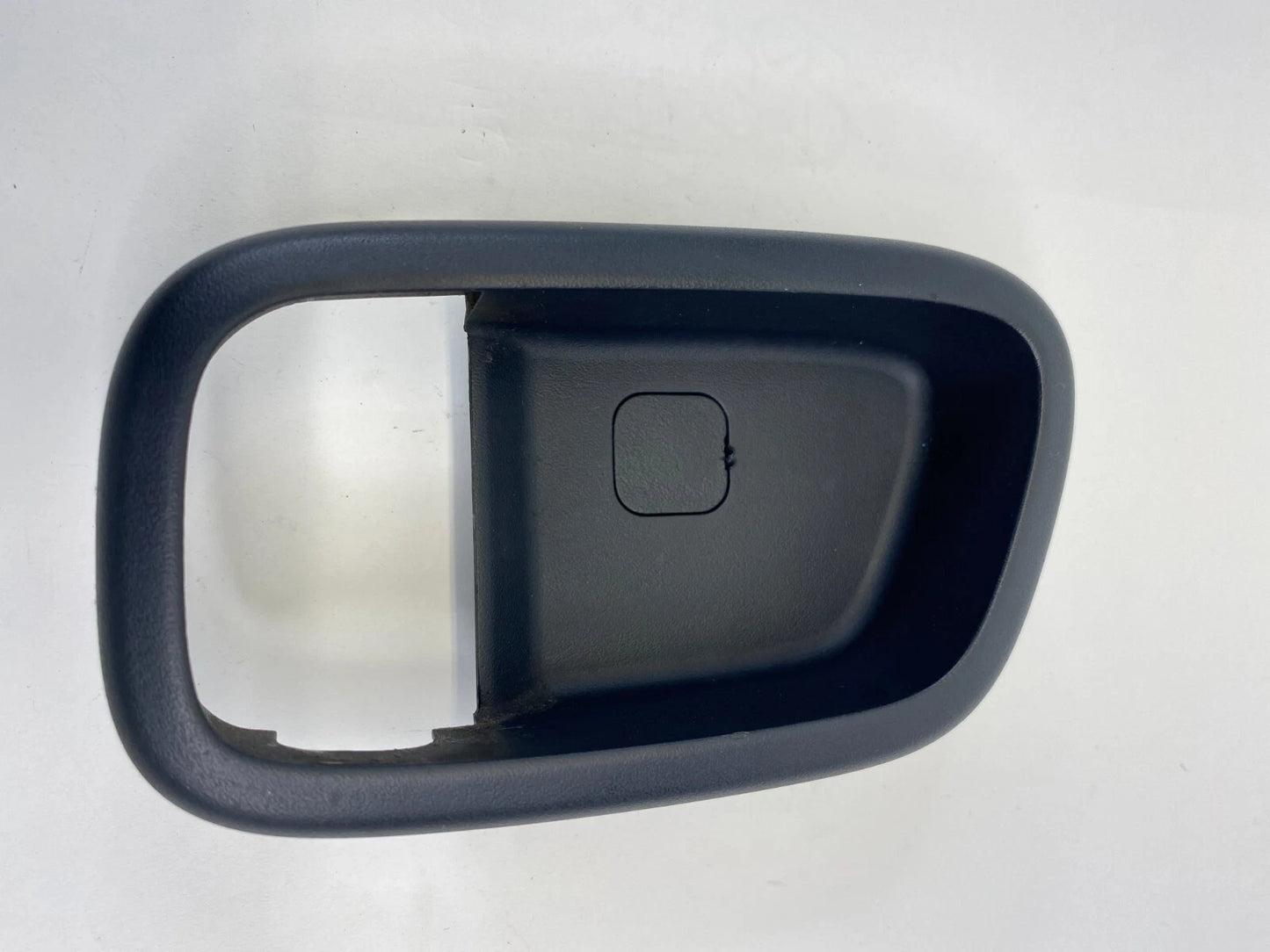 06-11 HYUNDAI ACCENT SEDAN REAR LEFT INTERIOR DOOR HANDLE COVER BEZEL TRIM OEM