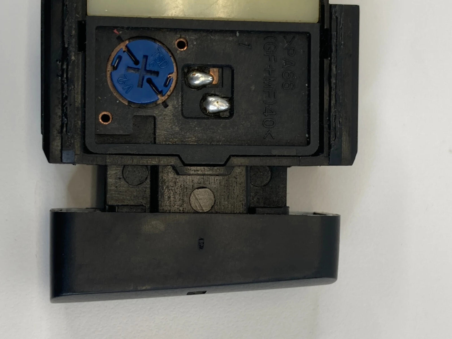 2003-2008 TOYOTA COROLLA REAR DEFROST SWITCH CONTROL 15A410 OEM