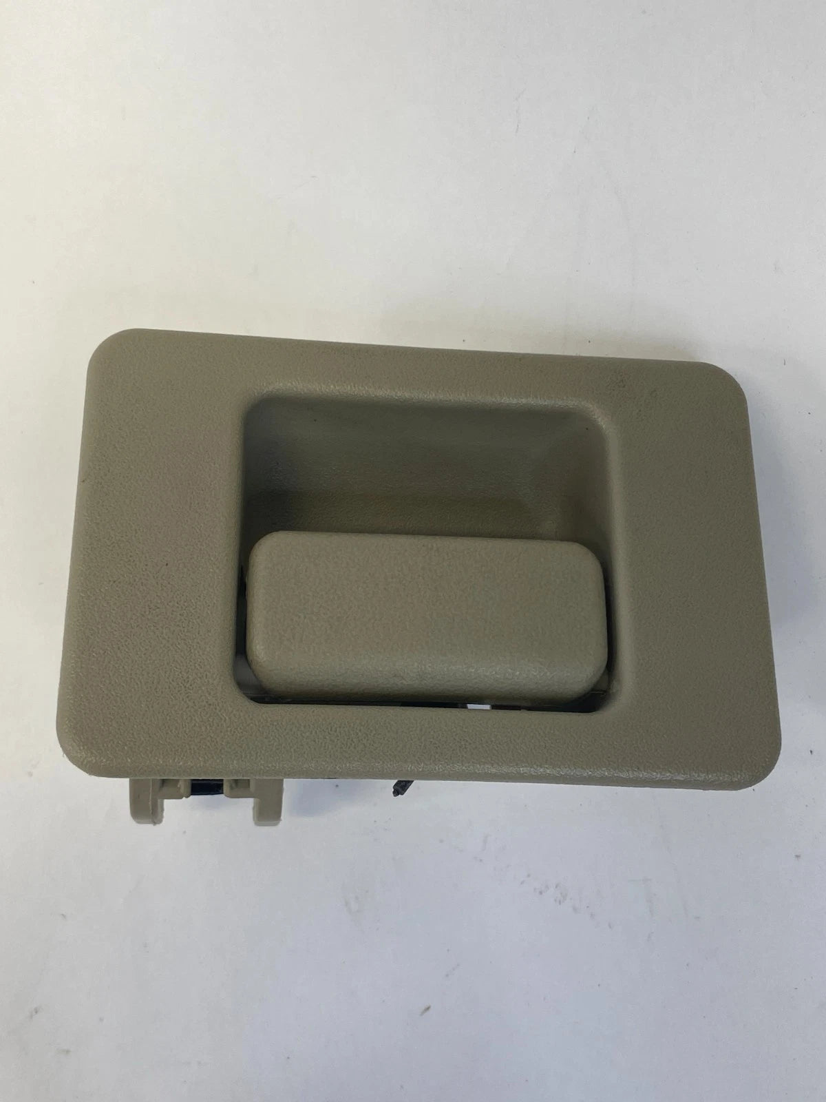 2008-2012 FORD ESCAPE GLOVE BOX LATCH DOOR HANDLE LOCK OEM YL2A-1006004-AAW