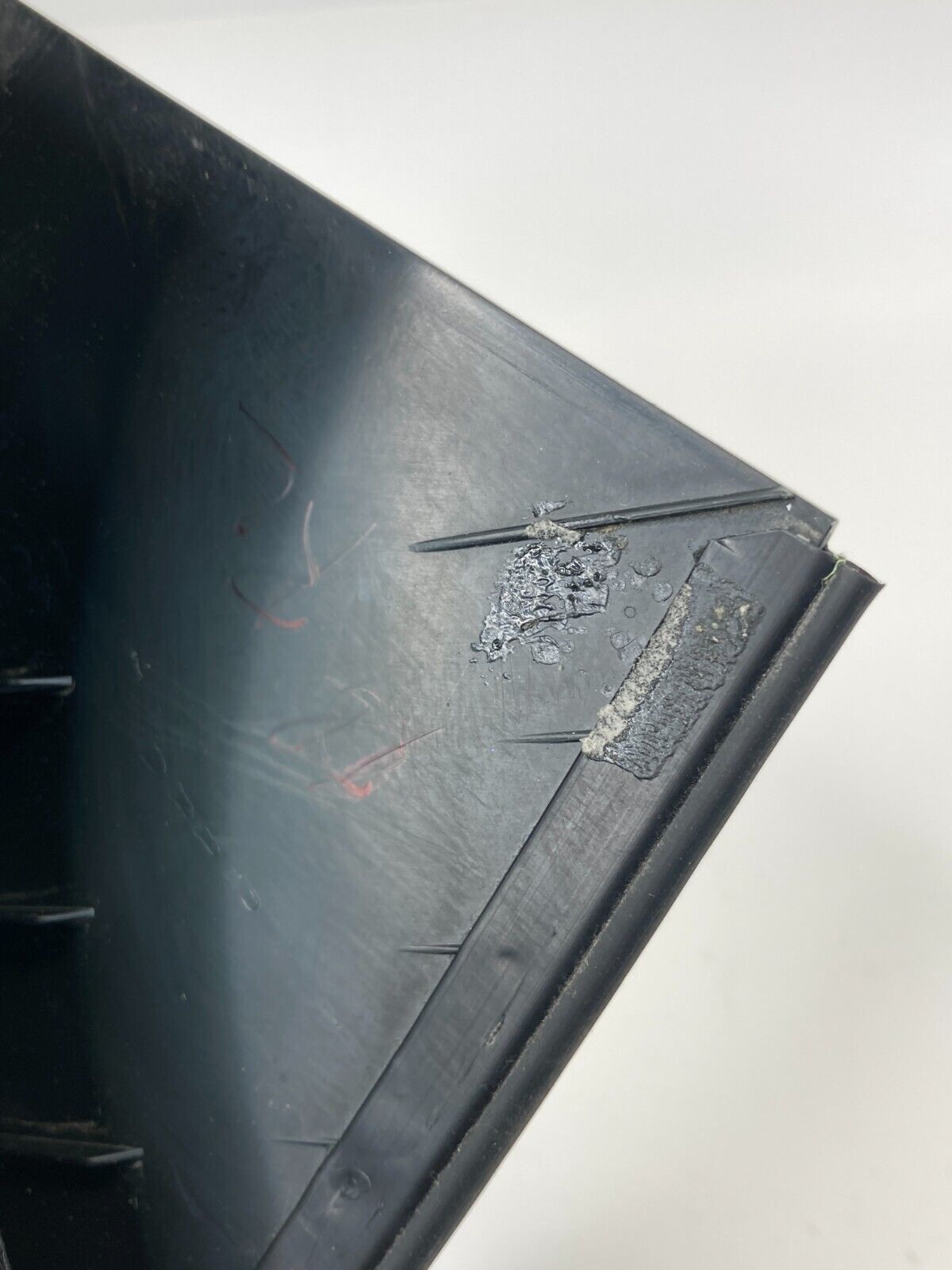 2009-2014 Volkswagen Routan Rear Left Side Sliding Door Molding Trim Cover OEM