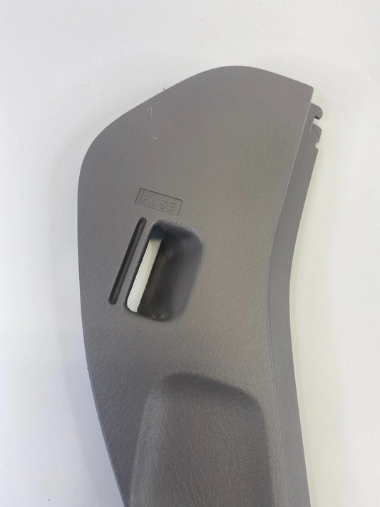 1998-2002 HONDA ACCORD DASH RIGHT SIDE FUSE BOX END CAP PANEL COVER 77211-S84
