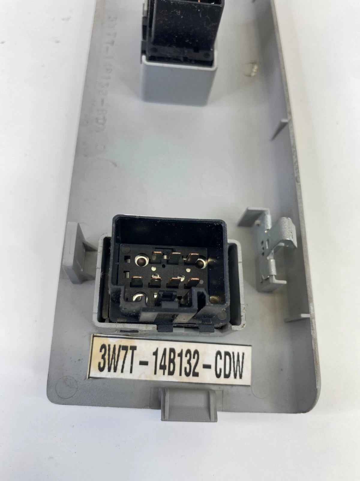 2003-2008 FORD CROWN VICTORIA RIGHT DOOR WINDOW LOCK SWITCH OEM 3W7T-14B132-CDW