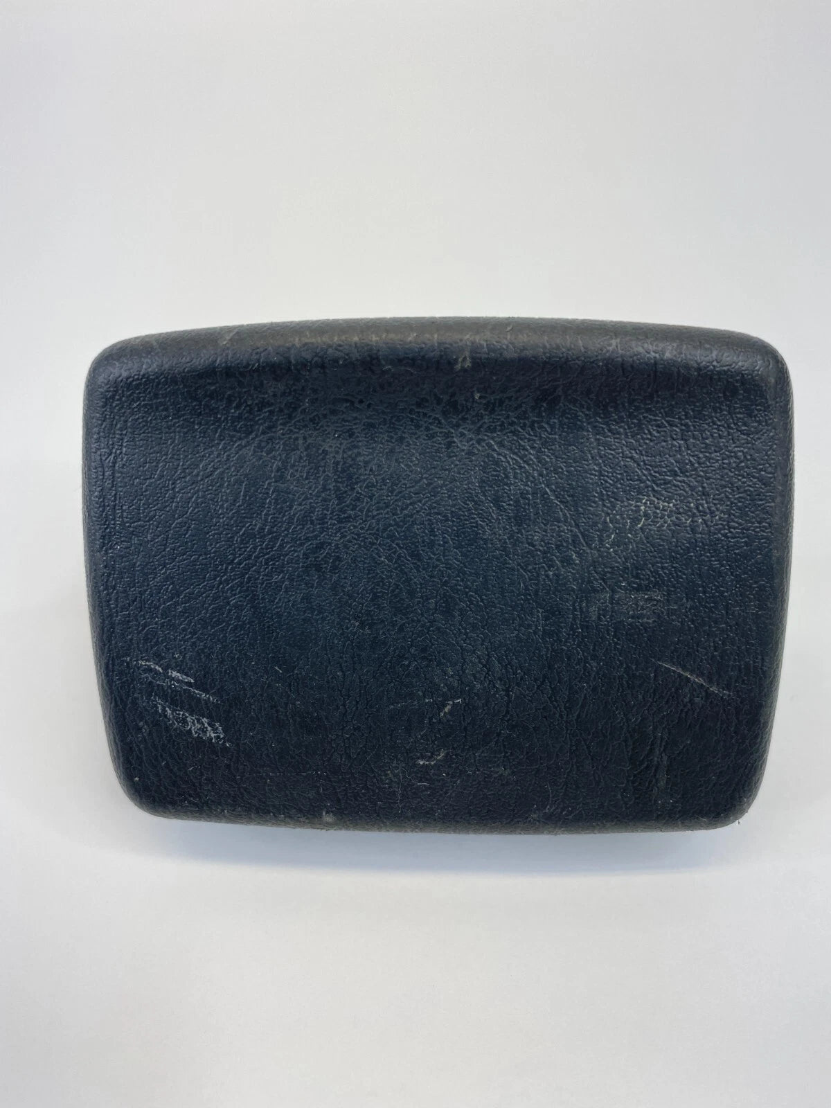 04 05 TOYOTA RAV4 CENTER CONSOLE REAR ASHTRAY RECEPTABLE RETAINER 74135-20090