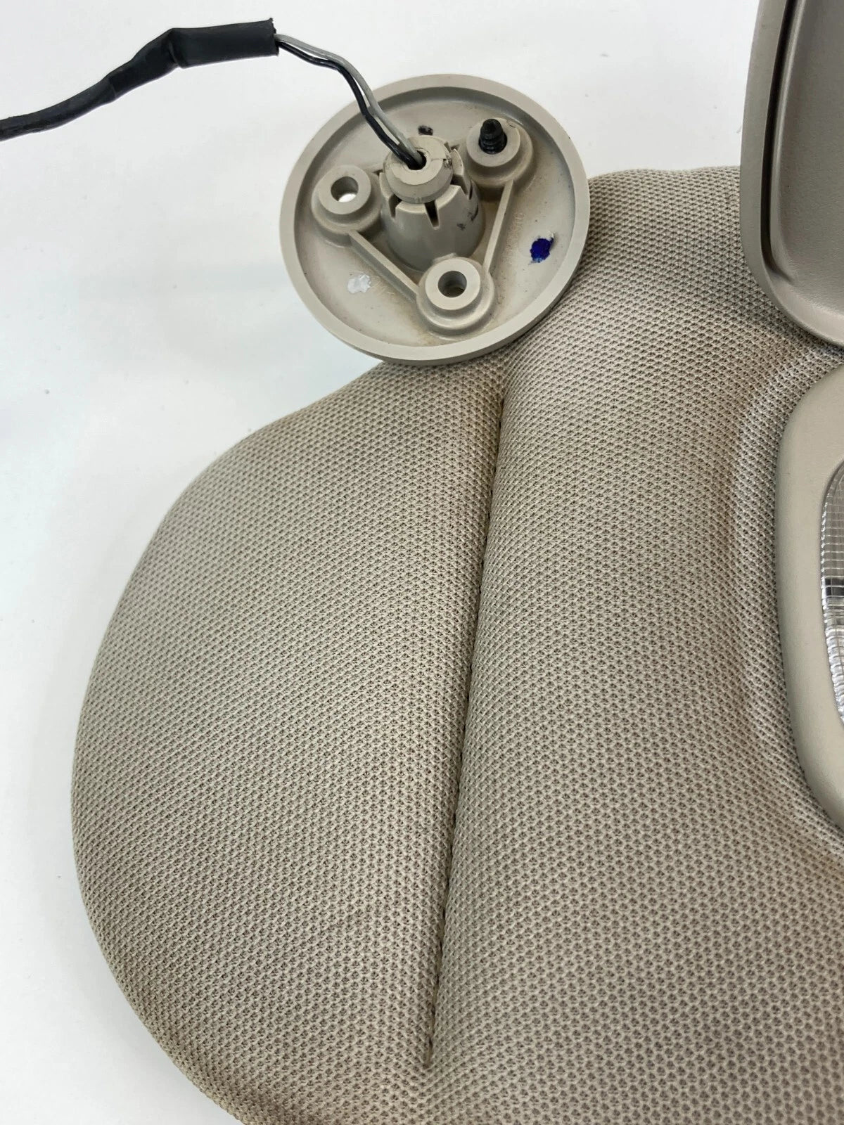 2001-2005 PONTIAC AZTEK FRONT RIGHT PASSENGER SIDE SUN VISOR SHADE W / MIRROR