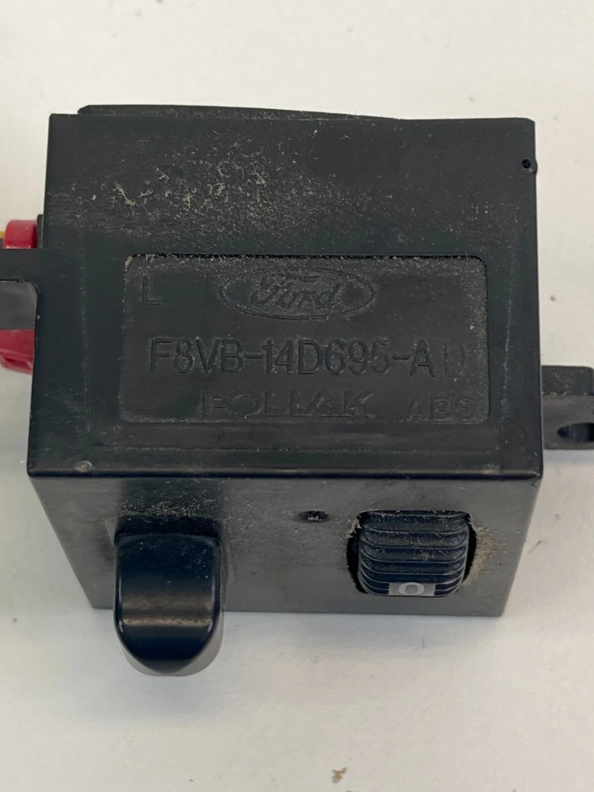 98-02 LINCOLN TOWN CAR LEFT SIDE HEATED SEAT ADJUST CONTROL SWITCH F8VB14D695AD