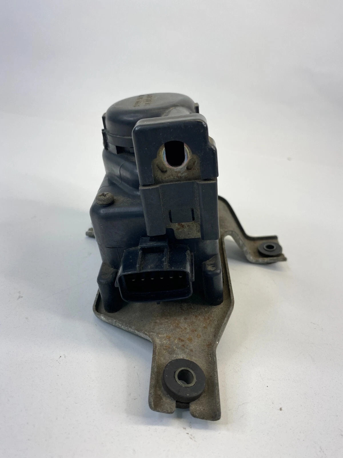 2003 2004 CHEVROLET TRACKER CRUISE CONTROL SERVO ACTUATOR 30028102 OEM
