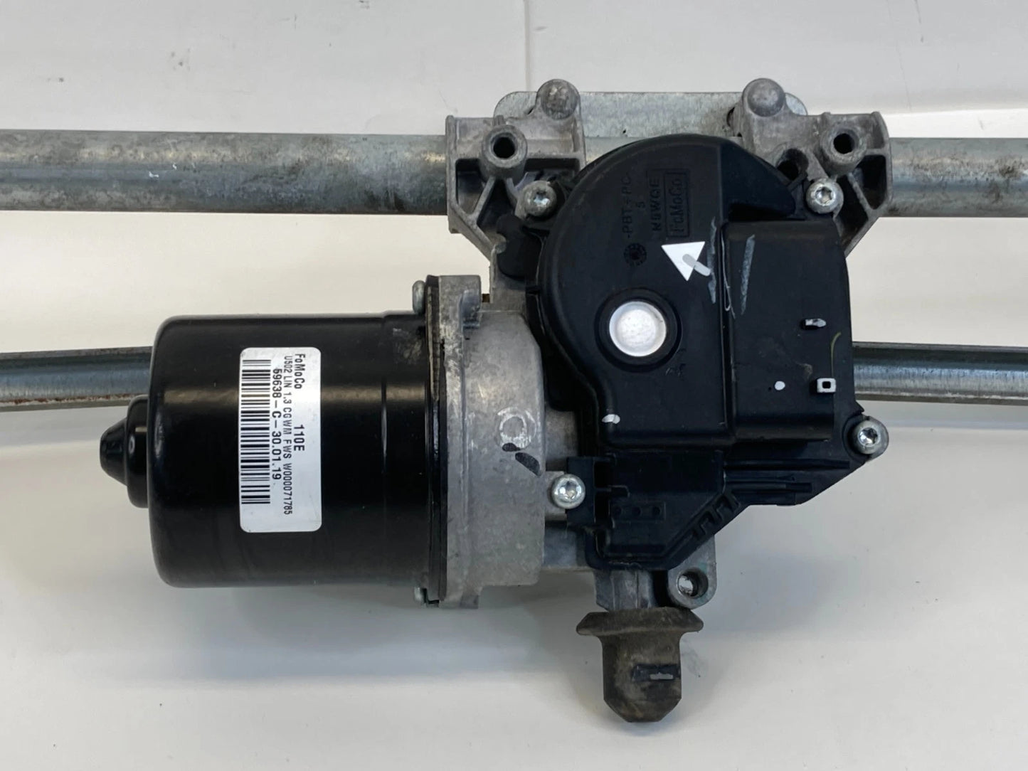 2013-2019 FORD EXPLORER INTERCEPTOR FRONT WINDSHIELD WIPER MOTOR W/ LINKAGE