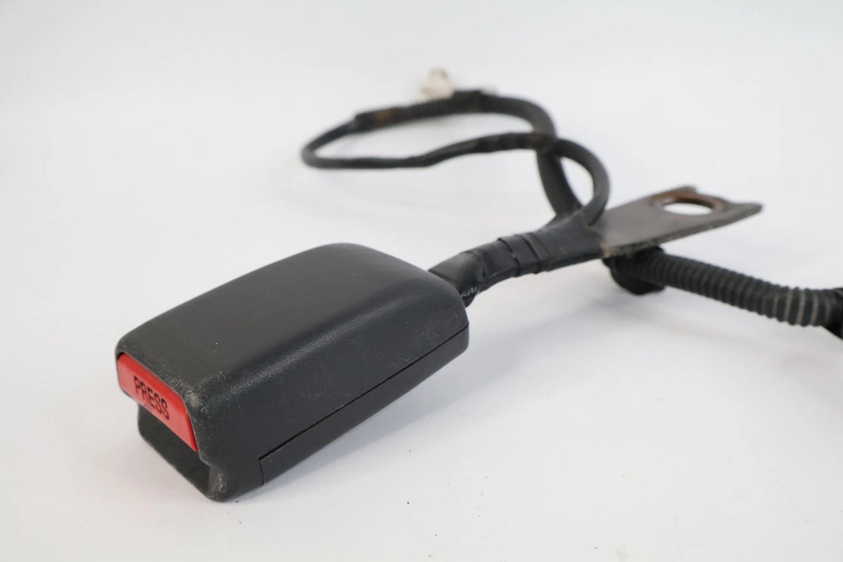 2003 2004 TOYOTA 4RUNNER SR5 FRONT LEFT DRIVER SIDE SEAT BELT BUCKLE BLACK OEM