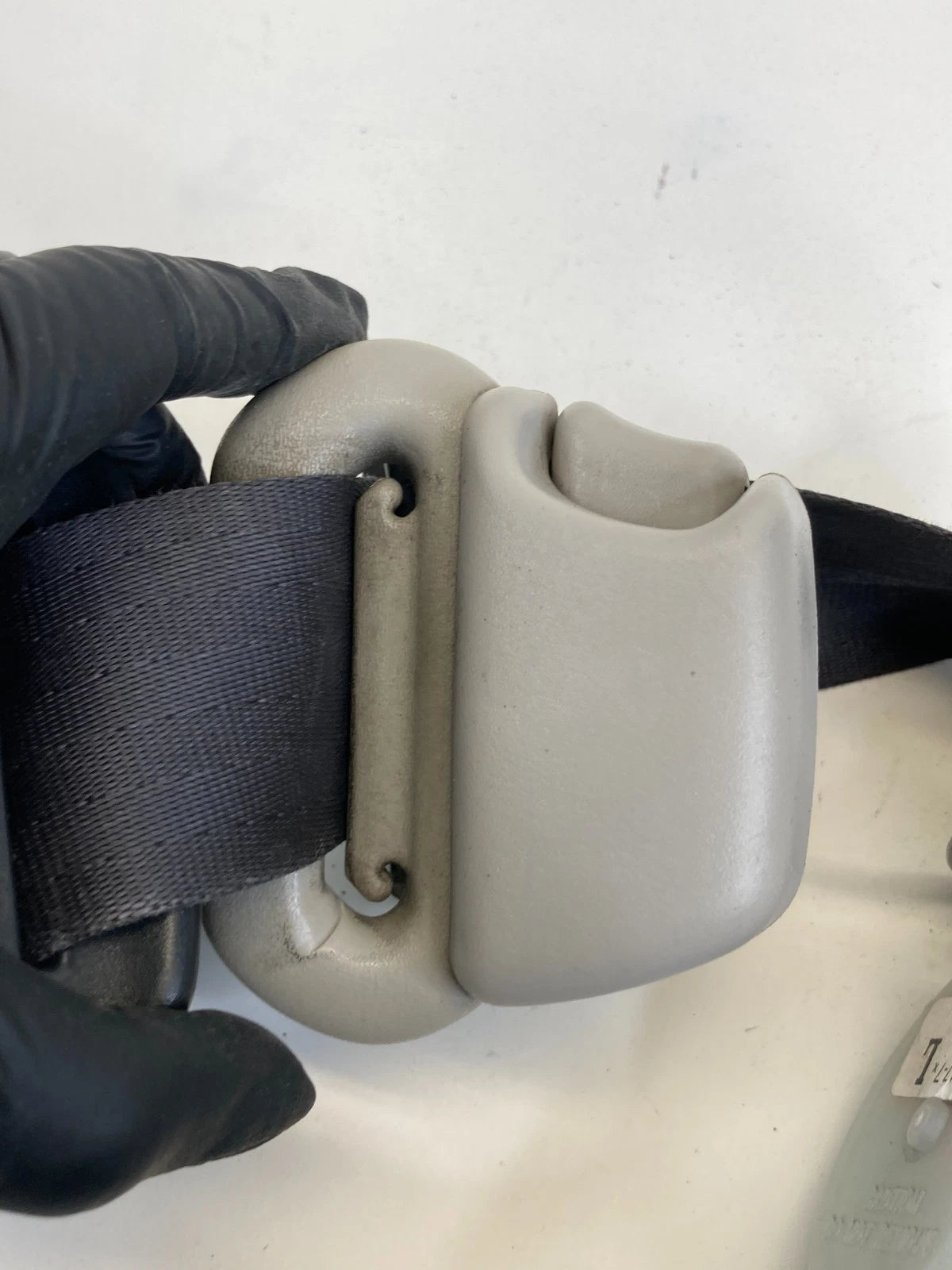 2002-2005 DODGE RAM 1500 FRONT LEFT DRIVER SEAT BELT RETRACTOR OEM