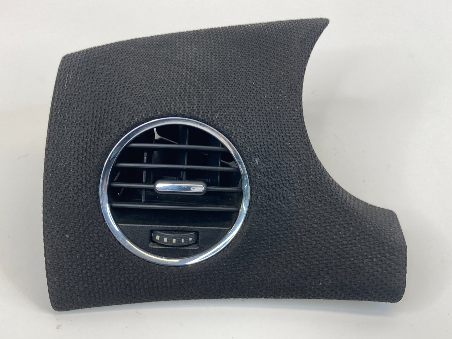 13-16 Chevy Cruze Left Side Dash A/C Air Vent Grille w/ Bezel Trim 16931334 OEM