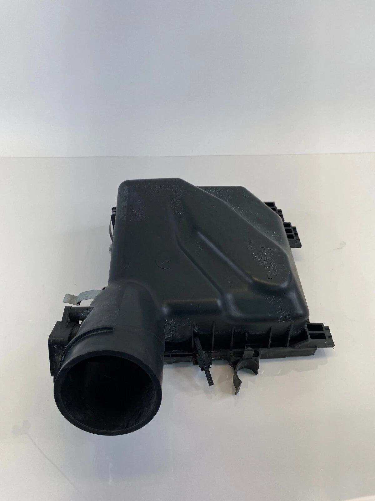 06 07 SUBARU B9 TRIBECA 3.0L UPPER AIR FILTER CLEANER BOX COVER W MAF SENSOR OEM